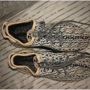 adidas yeezys size 9